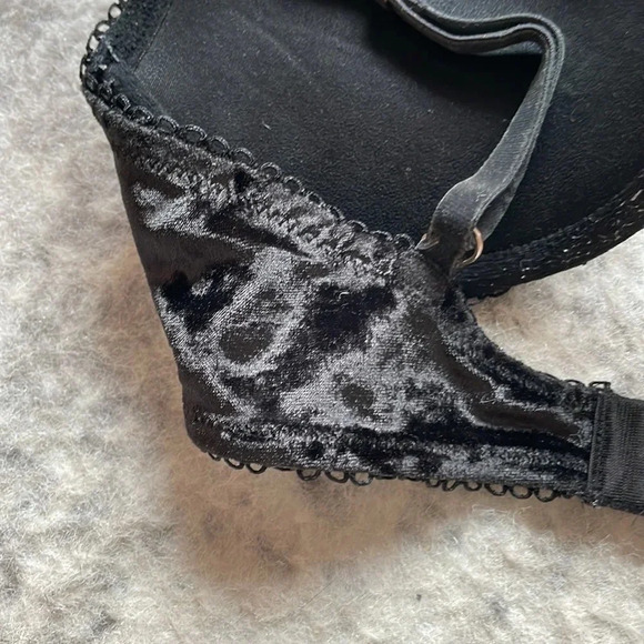 Victoria's Secret Dream Angels Lace Bra - Picture 12 of 15